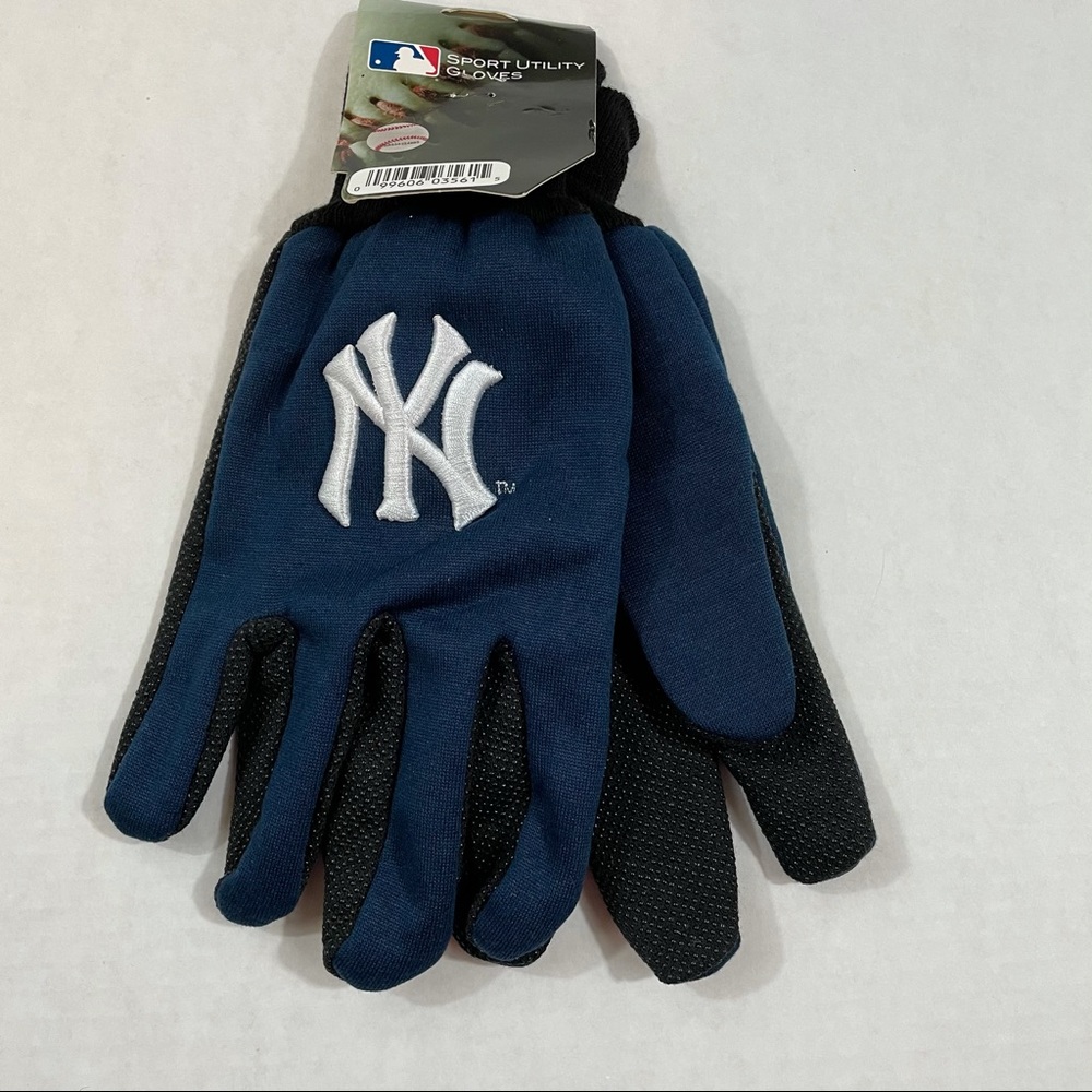 New York Yankees Sport Utility Gloves NWT